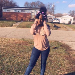 Meet your Posher, Maya